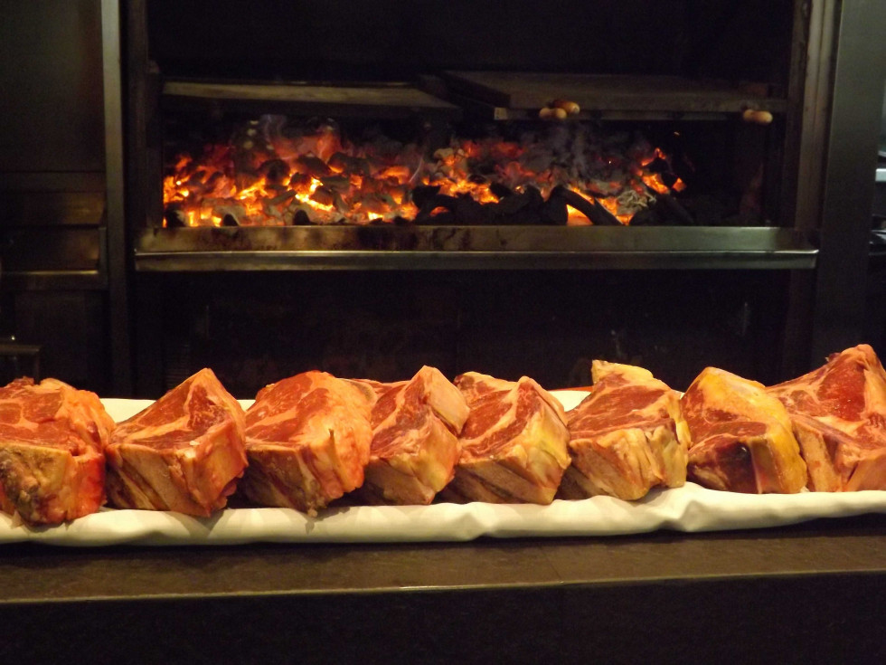 En esta ocasión, los restaurantes de Sagardi ofrecerán la posibilidad de degustar carne de dos ejemplares de buey de raza galega minhota.