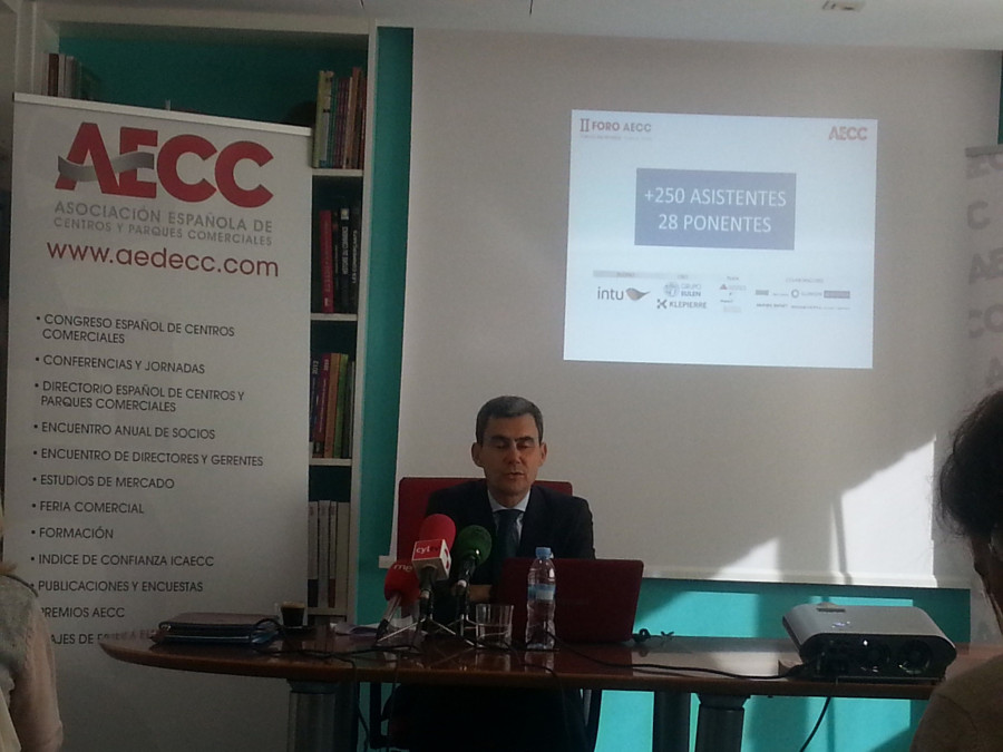 Las previsiones, a falta de dos meses para el cierre del ejercicio incluida la campaña de Navidad, son positivas según Javier Hortelano, presidente de la AECC.