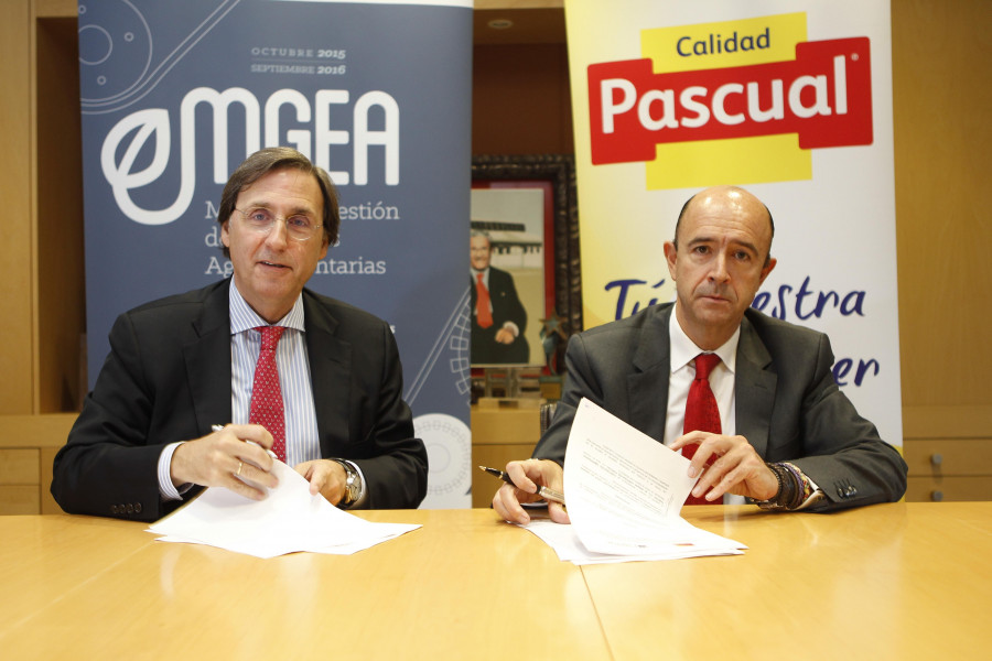 Tomás Pascual Gómez-Cuétara, presidente de Calidad Pascual, y Manuel Lamela, presidente de la Fundación Lafer.