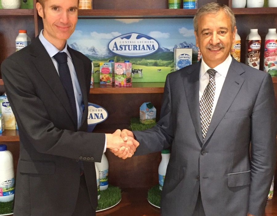 Gracias al acuerdo alcanzado con Interapothek, para su marca propia de farmacia, Central Lechera Asturiana se incorpora al canal farmacéutico con su línea de leches infantiles.