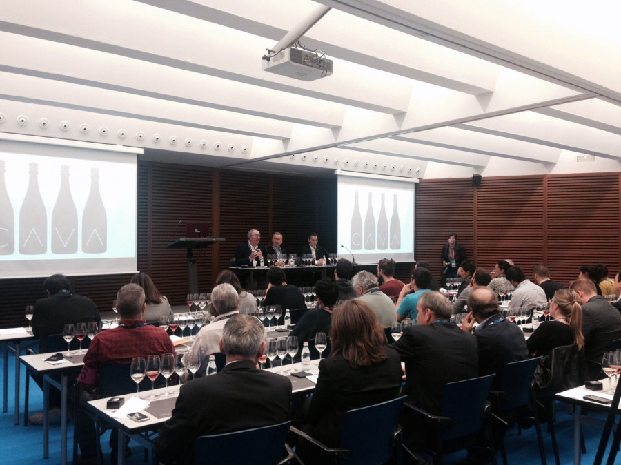 El Congreso San Sebastian Gastronomika se ha presentado como un escenario donde más de 30 empresas elaboradoras estuvieron presentes en un “Espacio Cava Premium”.