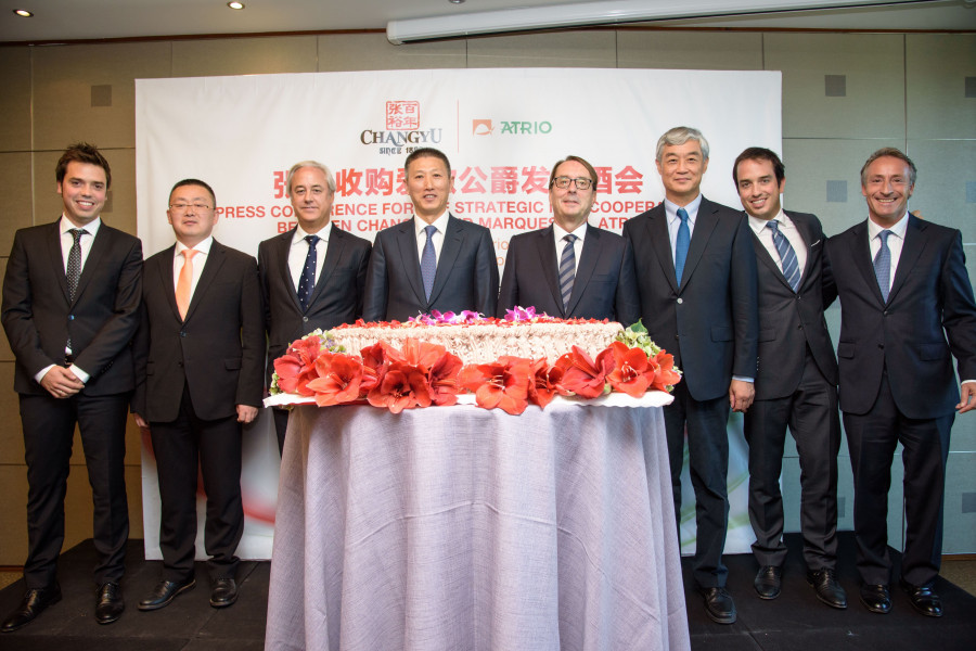 La presentación ha contado con la intervención de Juan Antonio Samaranch, consejero delegado de GBS Finanzas, Zhou Hongjiang, presidente de Changyu, y de Jesús Rivero, presidente de Marqués del At