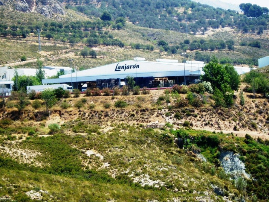 Danone se adhiere a esta iniciativa con sus divisiones de aguas y lácteos.