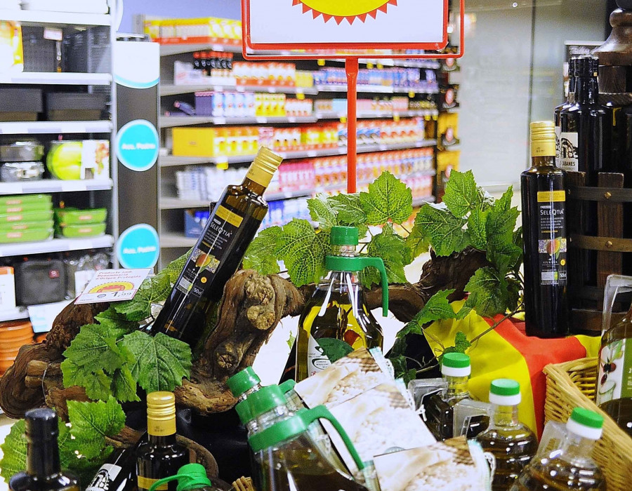 La compañía ha introducido en sus supermercados más de 1.500 referencias de más de 224 pequeños productores y 26 cooperativas agrarias de Catalunya.