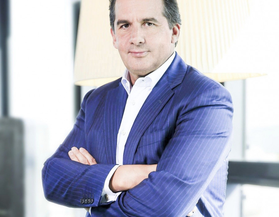 Charles-Hubert de Chaudenay pertenece desde 2008 al consejo de administración de vente-privee.com.