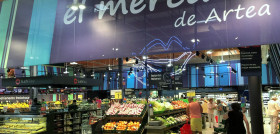 Las obras de remodelación del hipermercado de Artea lo han renovado dando más protagonismo a los frescos locales de temporada.