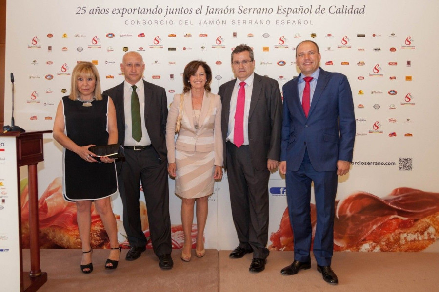 El sector jamonero español se ha reunido en los Salones del Teatro Real de Madrid para celebrar el 25 aniversario del Consorcio del Jamón Serrano Español.