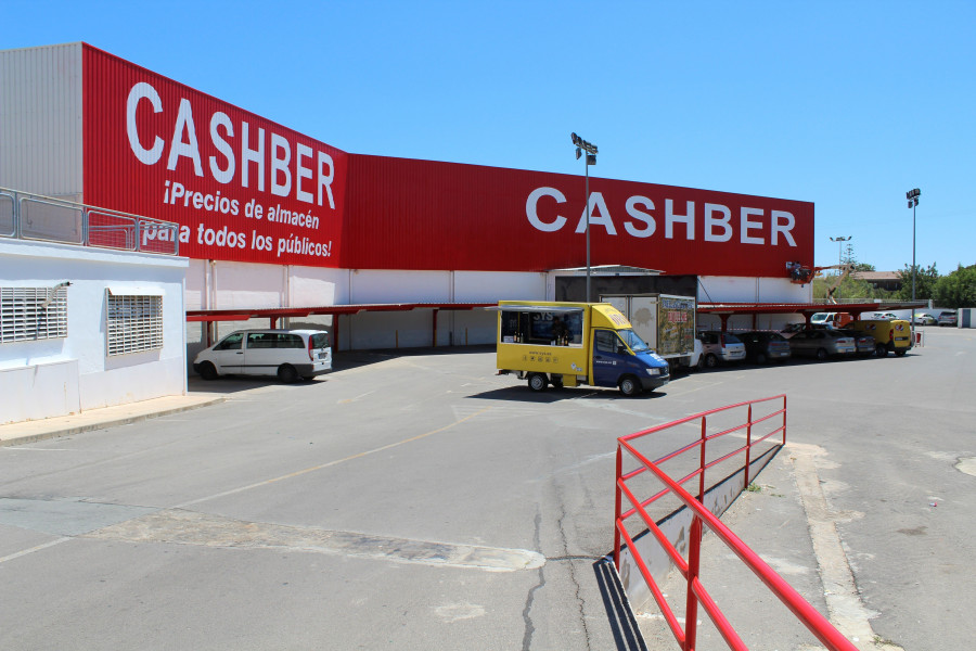 La primera tienda con este formato se ha reinaugurado en San Juan (Alicante).