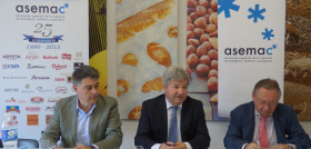 Felipe Ruano, presidente de Asemac, estuvo acompañado por Fernando Burgaz, director general de la Industria Alimentaria del Magrama.