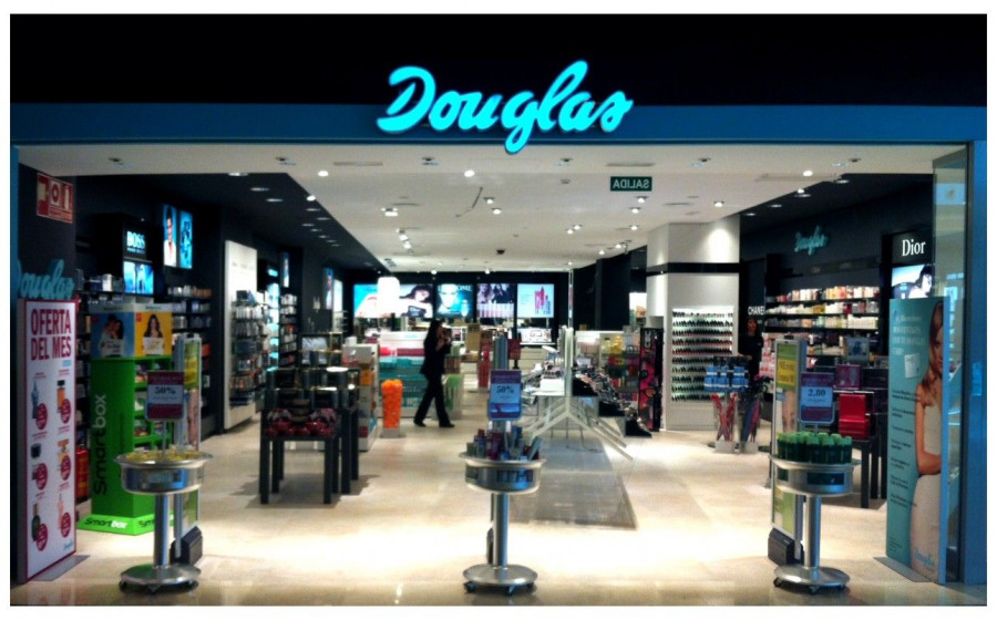 Douglas actualmente cuenta con 1.700 tiendas en 19 países de Europa.