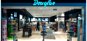 Douglas actualmente cuenta con 1.700 tiendas en 19 países de Europa.