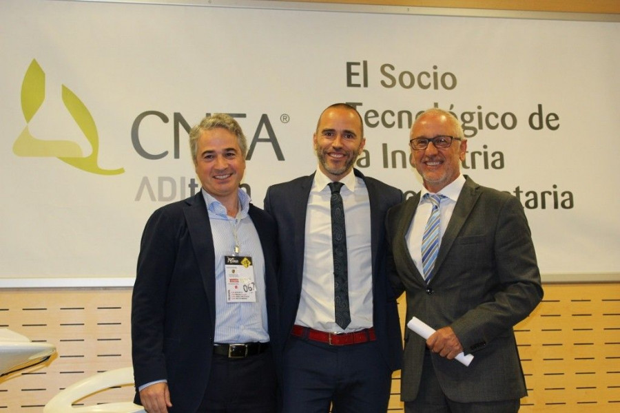 En el centro, el nuevo presidente de CNTA, Rafael Pérez.