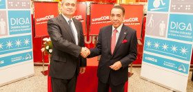 Jordi Valls y Francisco Miguel Alonso García en el momento del acuerdo.