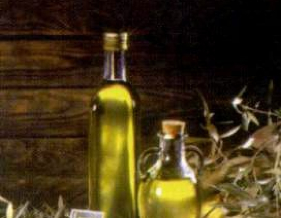 El aceite es un producto indispensable en los hogares españoles, con especial atención al aceite de oliva.