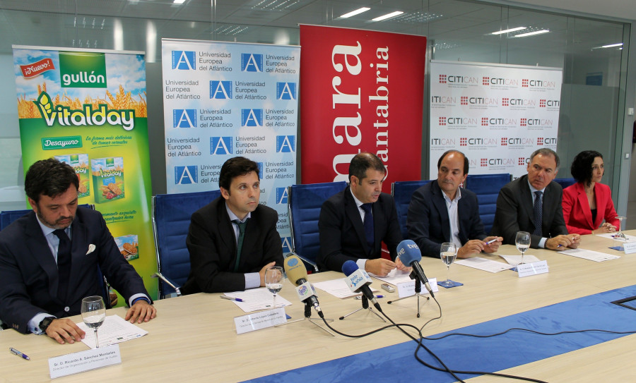 Por parte de Galletas Gullón ha estado presente en la firma el director de Organización y Personas de Gullón, Ricardo A. Sánchez.