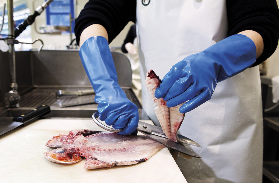 El pescado y el marisco llegan en menos de 24 horas a las pescaderías de El Corte Inglés.