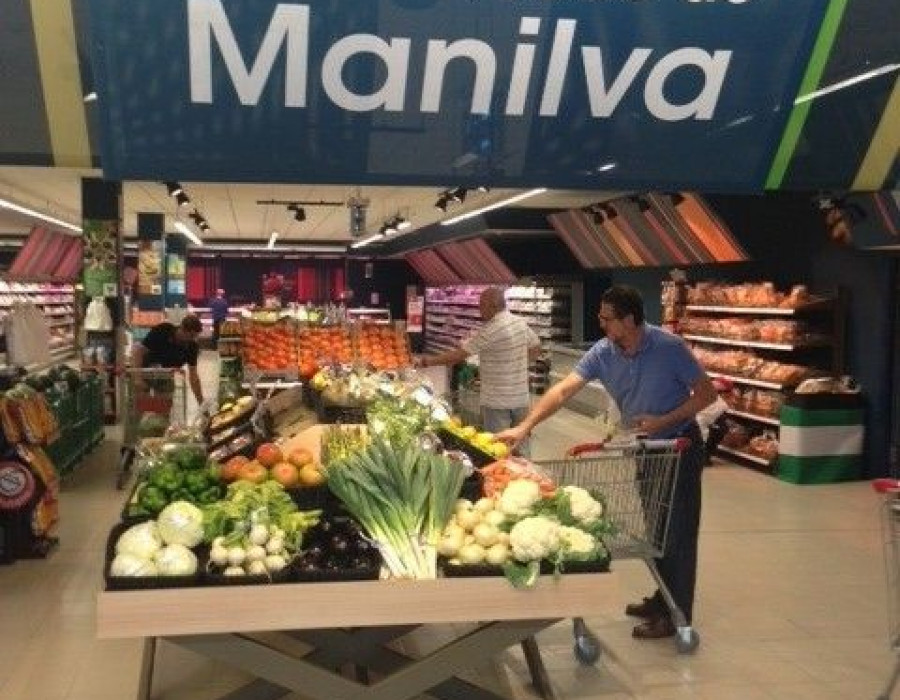 Las obras de modernización de la tienda de Manilva han supuesto una inversión de 100.000 euros.