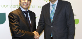 Enrique Orge, director de la división Europa de Grupo Calvo, y Óscar Martín, consejero delegado de Ecoembes.