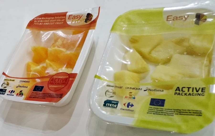 El envase alarga la vida útil de la naranja y la piña, una vez peladas y cortadas.