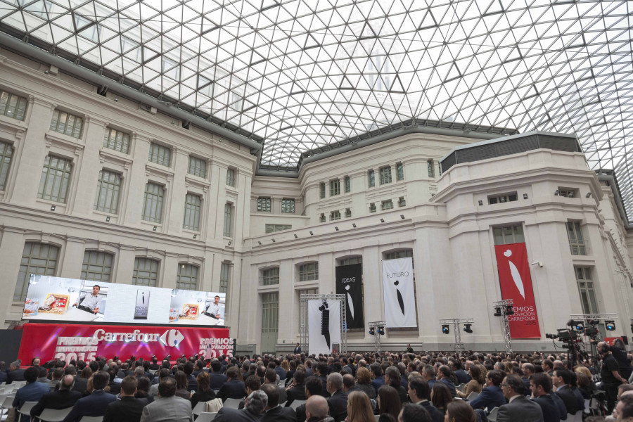 Más de 500 personas se dieron cita en la presentación.