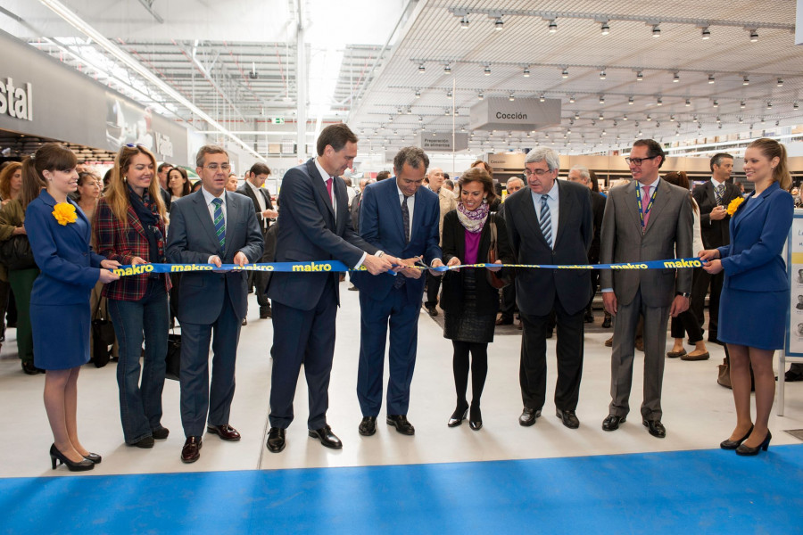 Momento de la inauguración del nuevo centro Makro en Barajas.