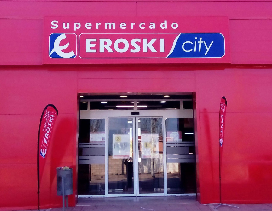 El supermercado cuenta con 425 m2.