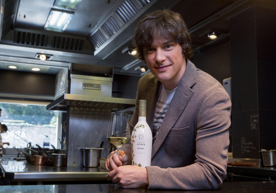 El chef Jordi Cruz presenta el primer vino de Codorniu, un blanco de gama Premium.