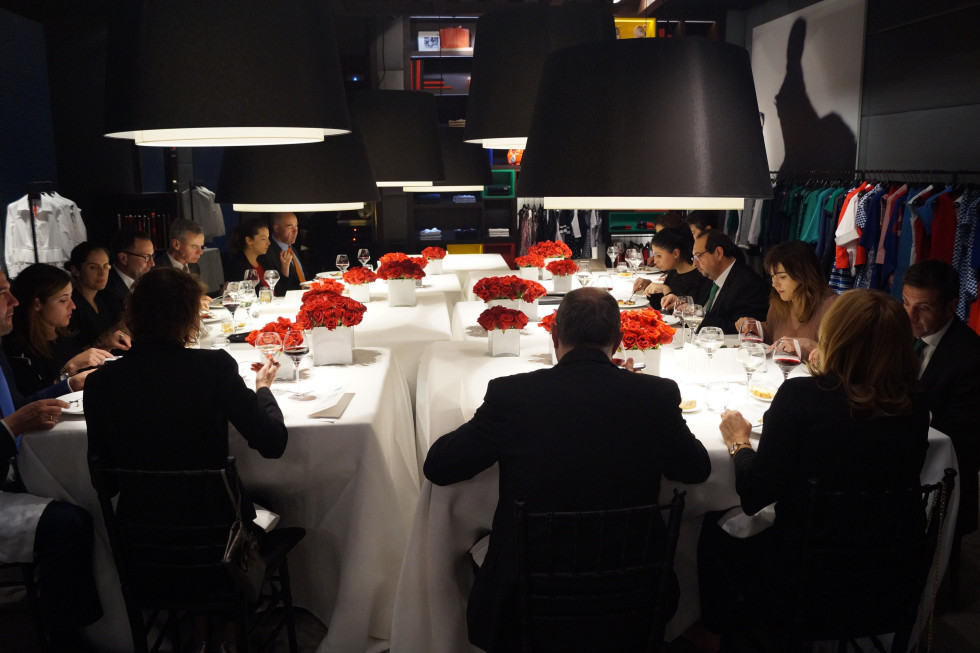 ARAL participó en la cena organizada en la tienda de Carolina Herrera donde Byron Hogan, chef de la Embajada de Estados Unidos en Madrid, realizó el menú.