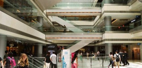La afluencia de visitas a los centros comerciales ha retrocedido.