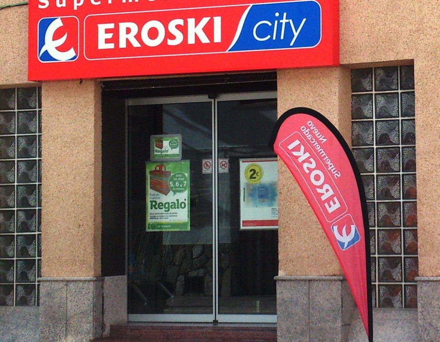 Eroski suma nuevo punto de venta y gasolinera.