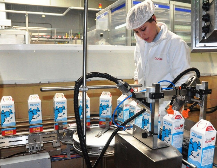 Covap comercializa la Leche Clásica Semidesnatada con un formato de 1,5 litros.