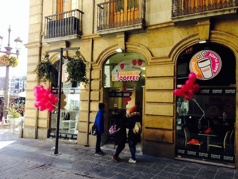 Dunkin´Coffee prevé abrir 30 locales en 2015.