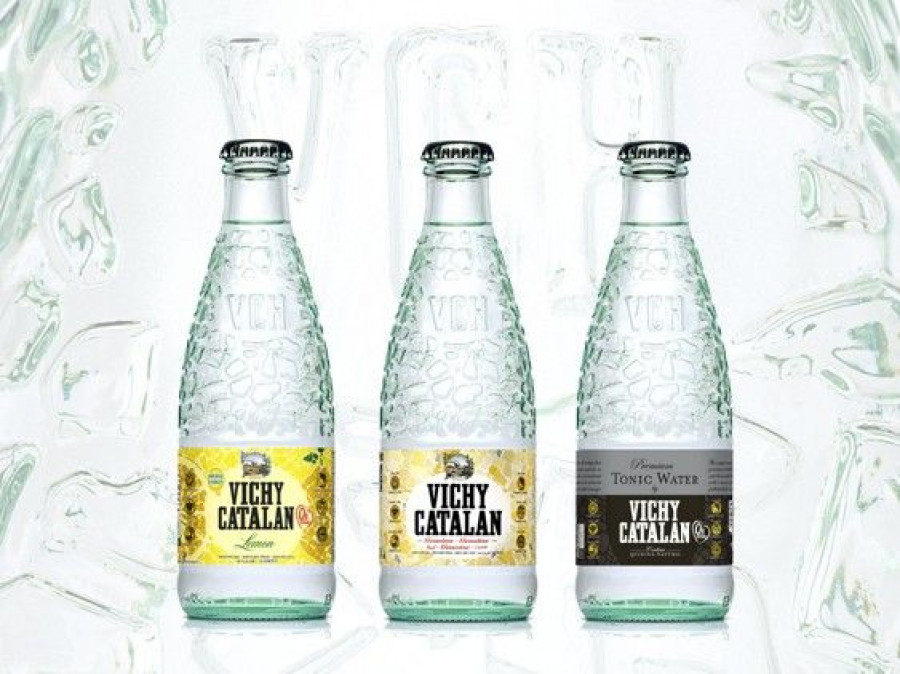 Vichy Catalán da relieve tridimensional a sus envases.