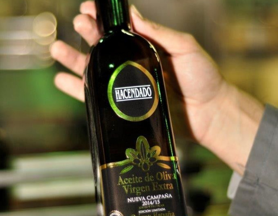 La edición limitada de aceite de oliva virgen extra Hacendado supera las 70.000 botellas vendidas.