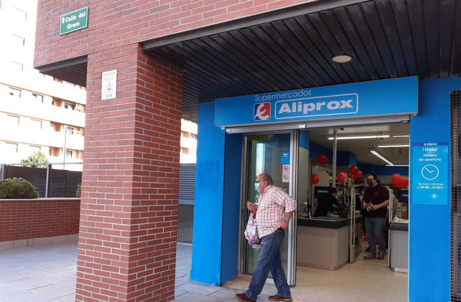 La tienda tiene 200 metros cuadrados de sala de ventas.