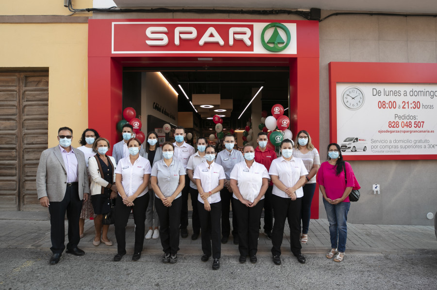 El equipo de SPAR Ojos de Garza durante su apertura