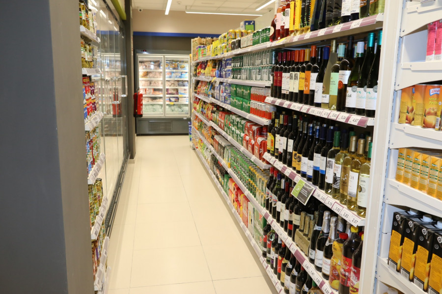 HiperDino invierte 300.000 euros en la reforma de uno de sus tiendas en La Palma