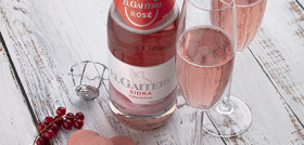 El Gaitero Rosé bodegón serving br