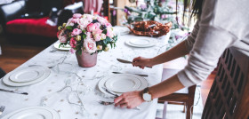 Table girl woman flower interior restaurant 722558 pxhere