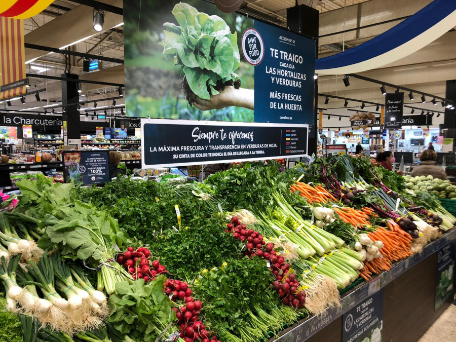 Foto prensa verdura de hoja en Carrefour