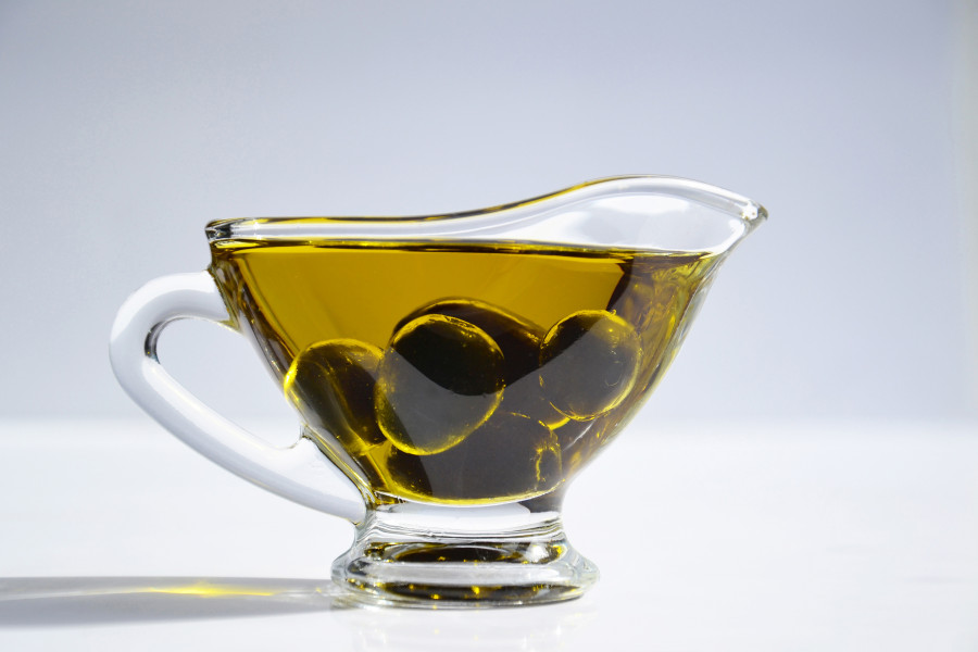 Olive oil vegetable oil gravy glass transparent oil vegetarian 1433675 pxhere