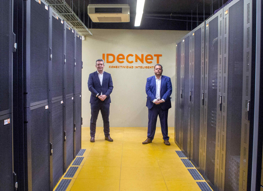 Eduardo Prieto, director de IT de HiperDino, y Juan Manuel Castellano, director de IdecNet