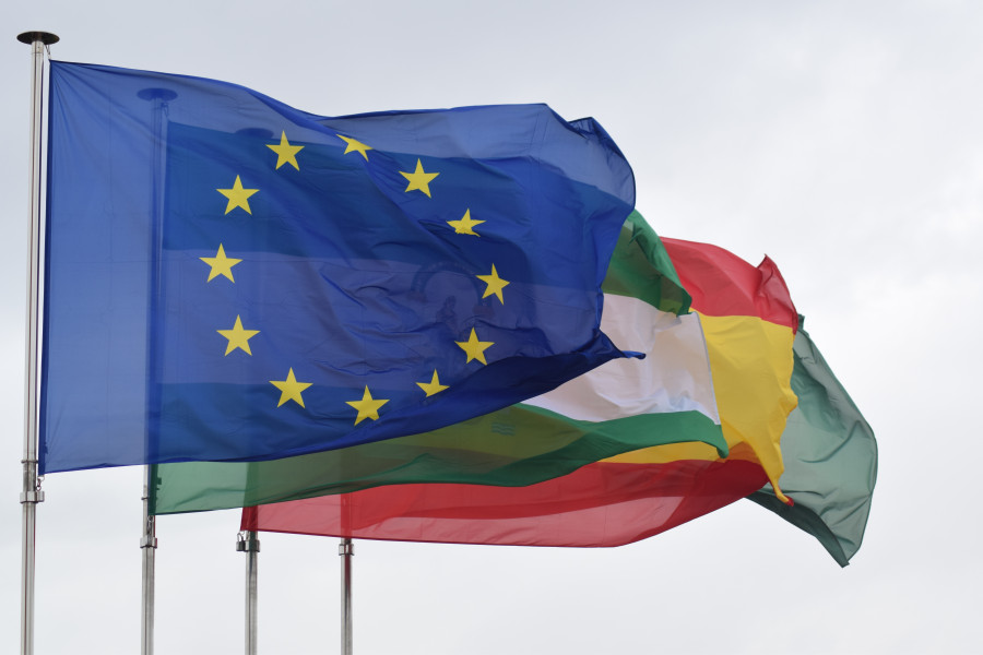 Wind color flag spain flags andalusia 1191345 pxhere