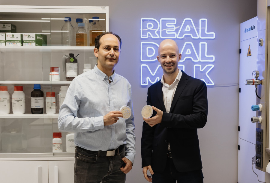 Gabriel Mora (investigador principal) Zoltan Toth Czifra (fundador&CEO)
