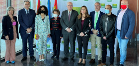Foto de familia Delegación de Gobierno CyL, MINCOTUR y Galletas Gullón