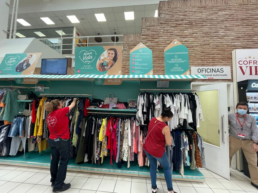 aeropuerto fuerte Inmigración Alcampo y Moda Re- inauguran el décimo córner de ropa de segunda mano en  Madrid