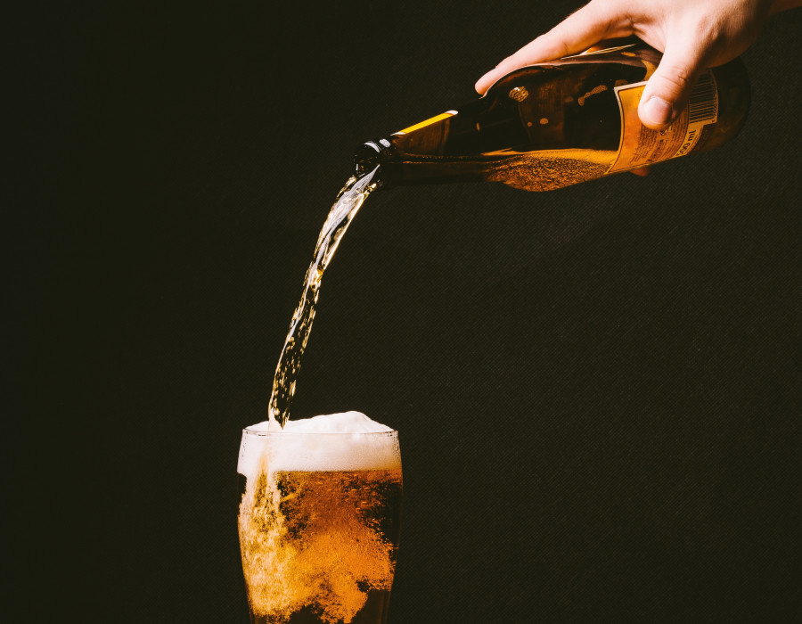Hand cold glass bar foam splash 714486 pxhere
