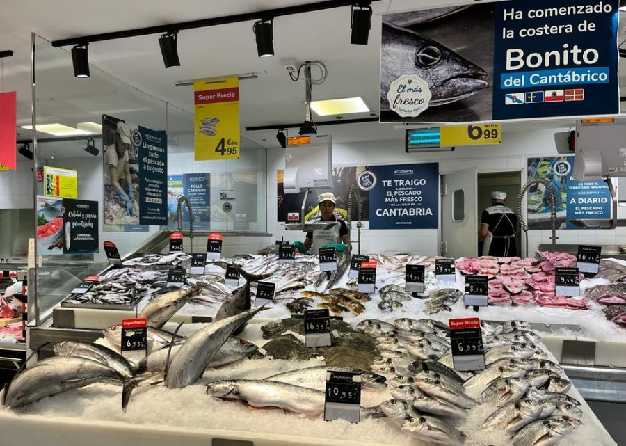 Mostrador pescadería Carrefour con bonito del Cantábrico (1)