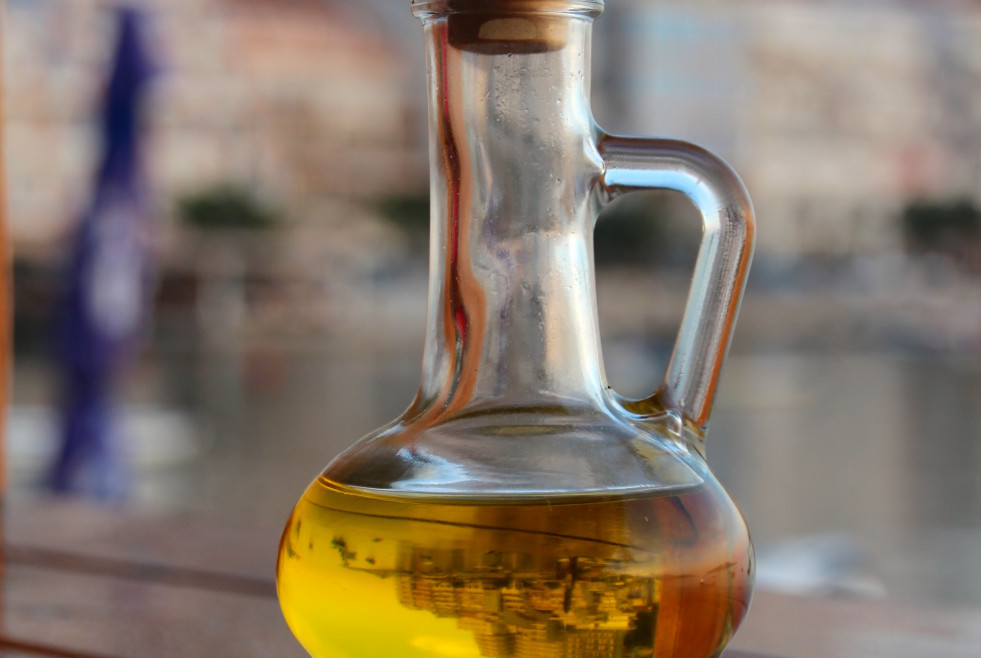 Spice drink bottle whisky liqueur olive oil 845041 pxhere