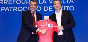 1 Foto prensa Carrefour y La Vuelta A. de Palmas y J. Guillén maillot alta
